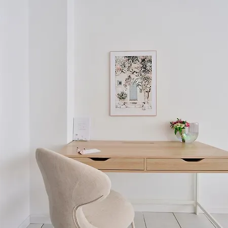 Lovely Spacious 3 In Center Sleeps 6