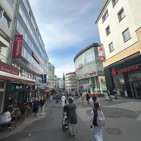 Lovely Spacious 3 In Center Sleeps 6 Apartment