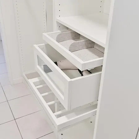 Apartment Lovely Spacious 3 In Center Sleeps 6 *