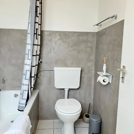 Lovely Spacious 3 In Center Sleeps 6 *