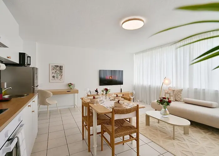 Appartement Lovely Spacious 3 In Center Sleeps 6 *