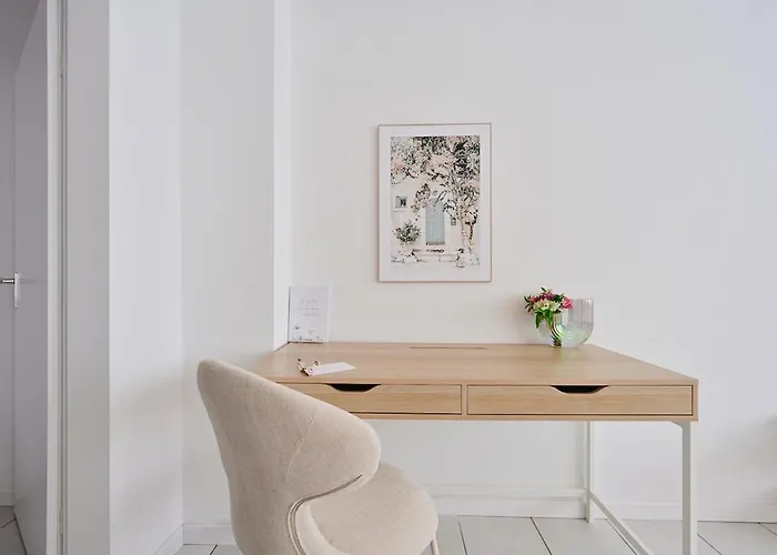 Lovely Spacious 3 In Center Sleeps 6