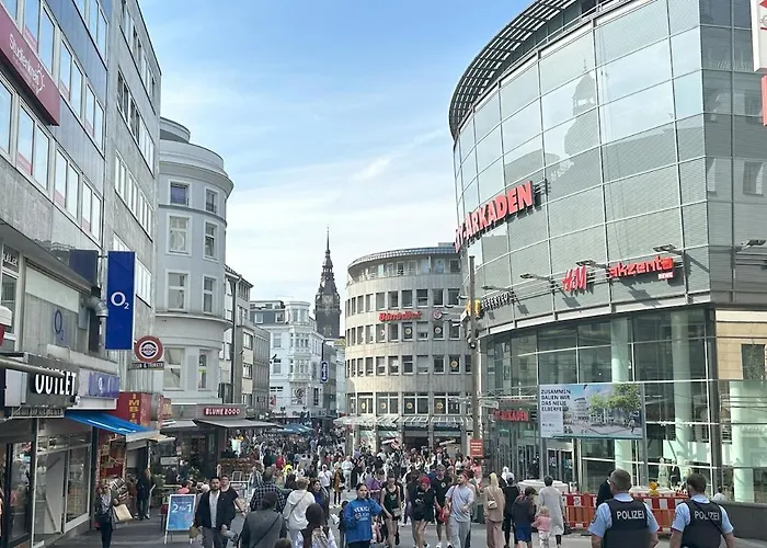 Lovely Spacious 3 In Center Sleeps 6 *