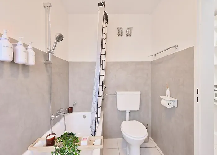 Appartement Lovely Spacious 3 In Center Sleeps 6 *