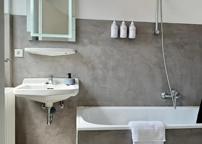 Appartement Lovely Spacious 3 In Center Sleeps 6