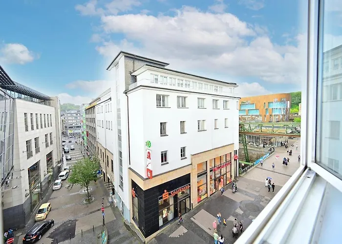 Lovely Spacious 3 In Center Sleeps 6 Appartement Wuppertal