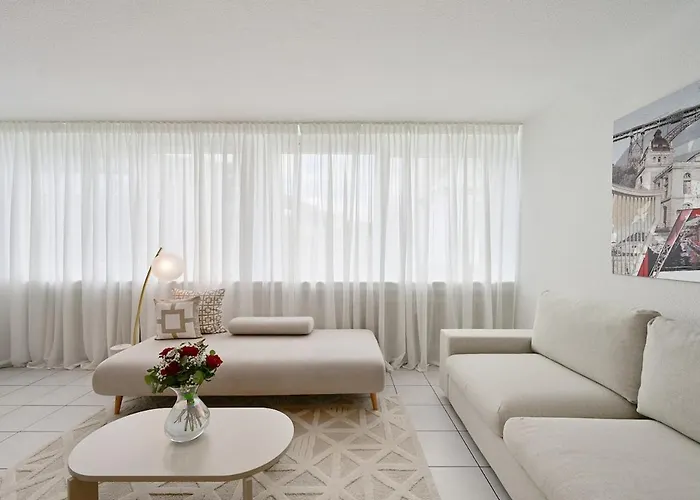 Appartement Lovely Spacious 3 In Center Sleeps 6 *